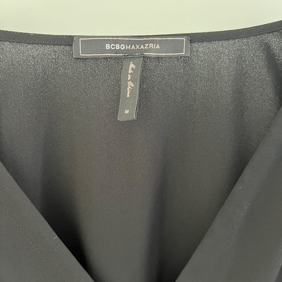 BCBG MaxAzria Colorblock V-Neck shirt- Sz M - Picture 8 of 8